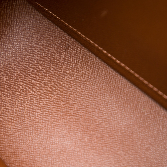 Louis Vuitton Monogram Cité MM - Picture 4 of 8